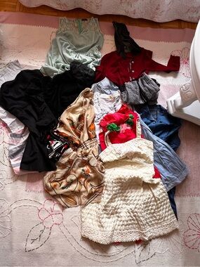10 Women’s Dresses Bundle – XS/S | Streetwear & Party Dresses